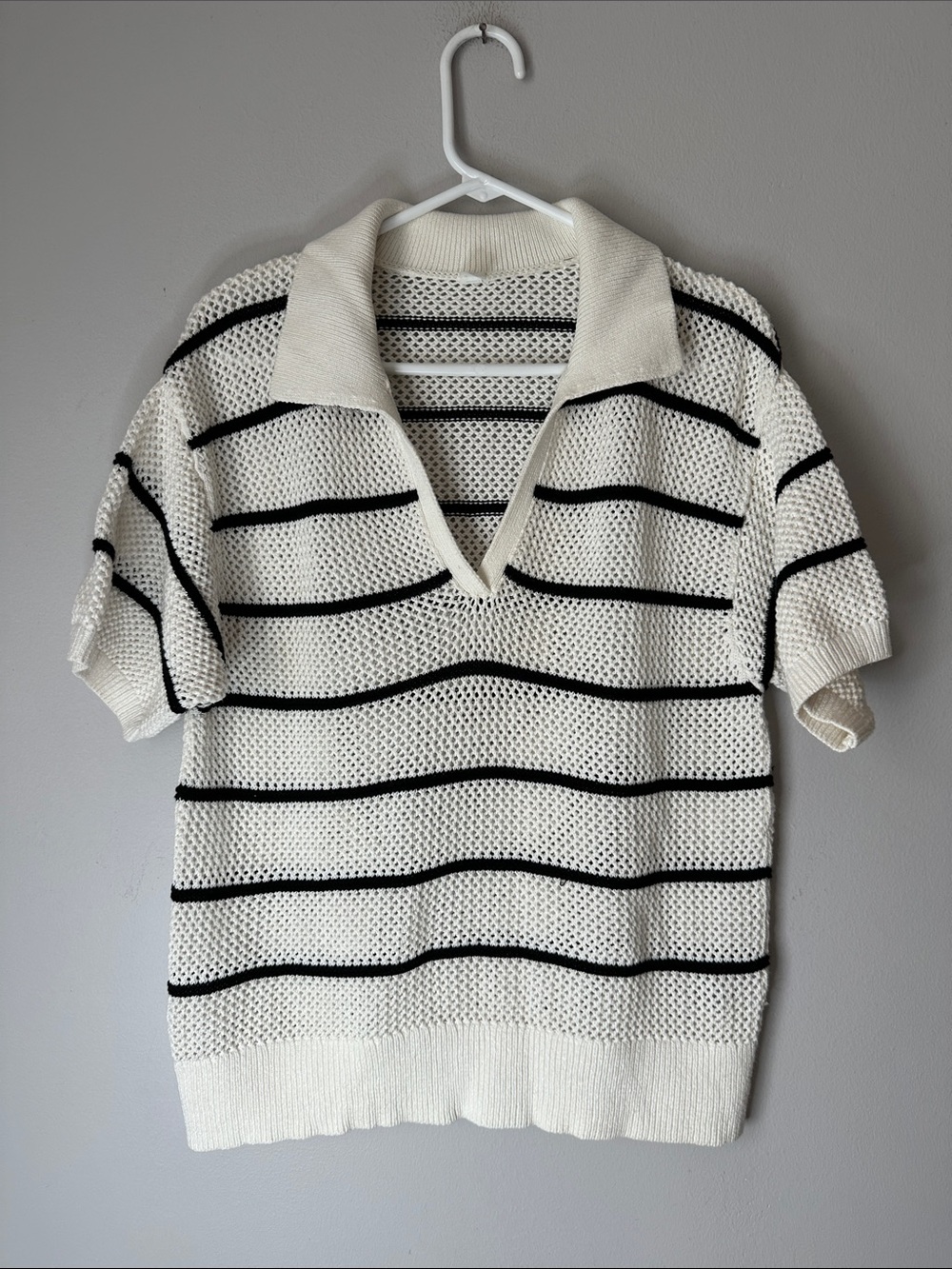 Striped Open-Knit Polo Sweater in White and Black size L